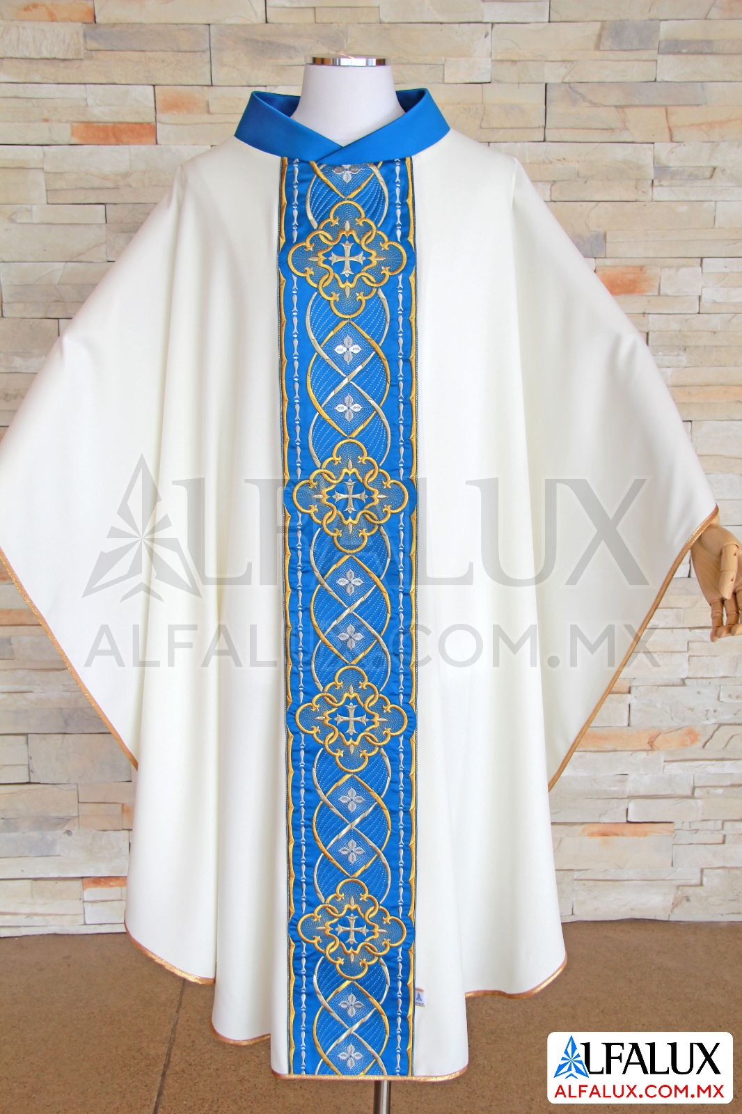 02 ROYAL  Casulla Alfalux Blanco Azul Rey 30 (1)